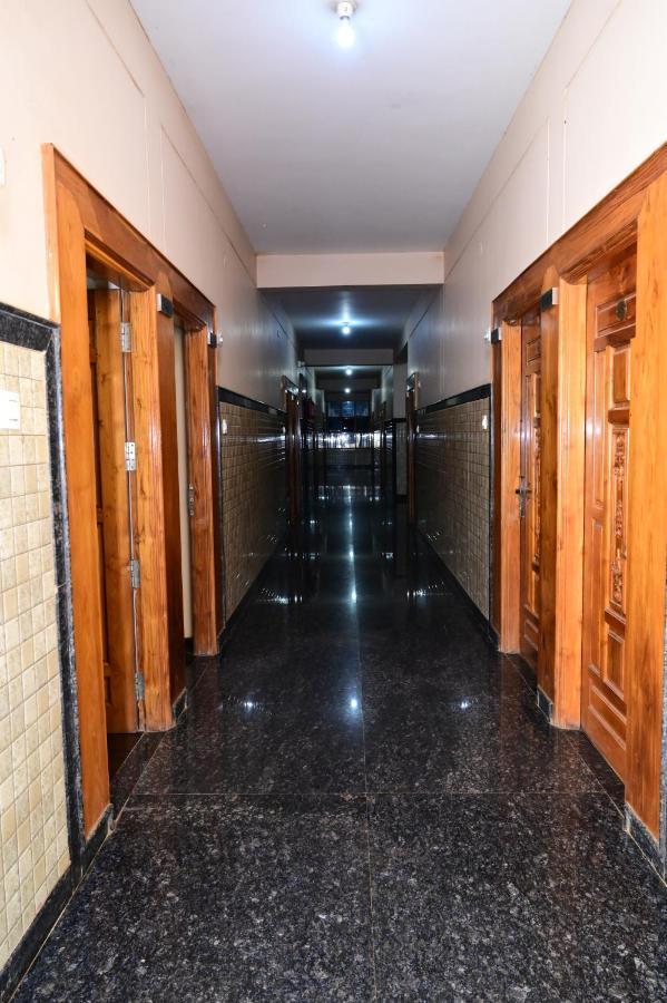 Jaya Paradise Māvalli Buitenkant foto