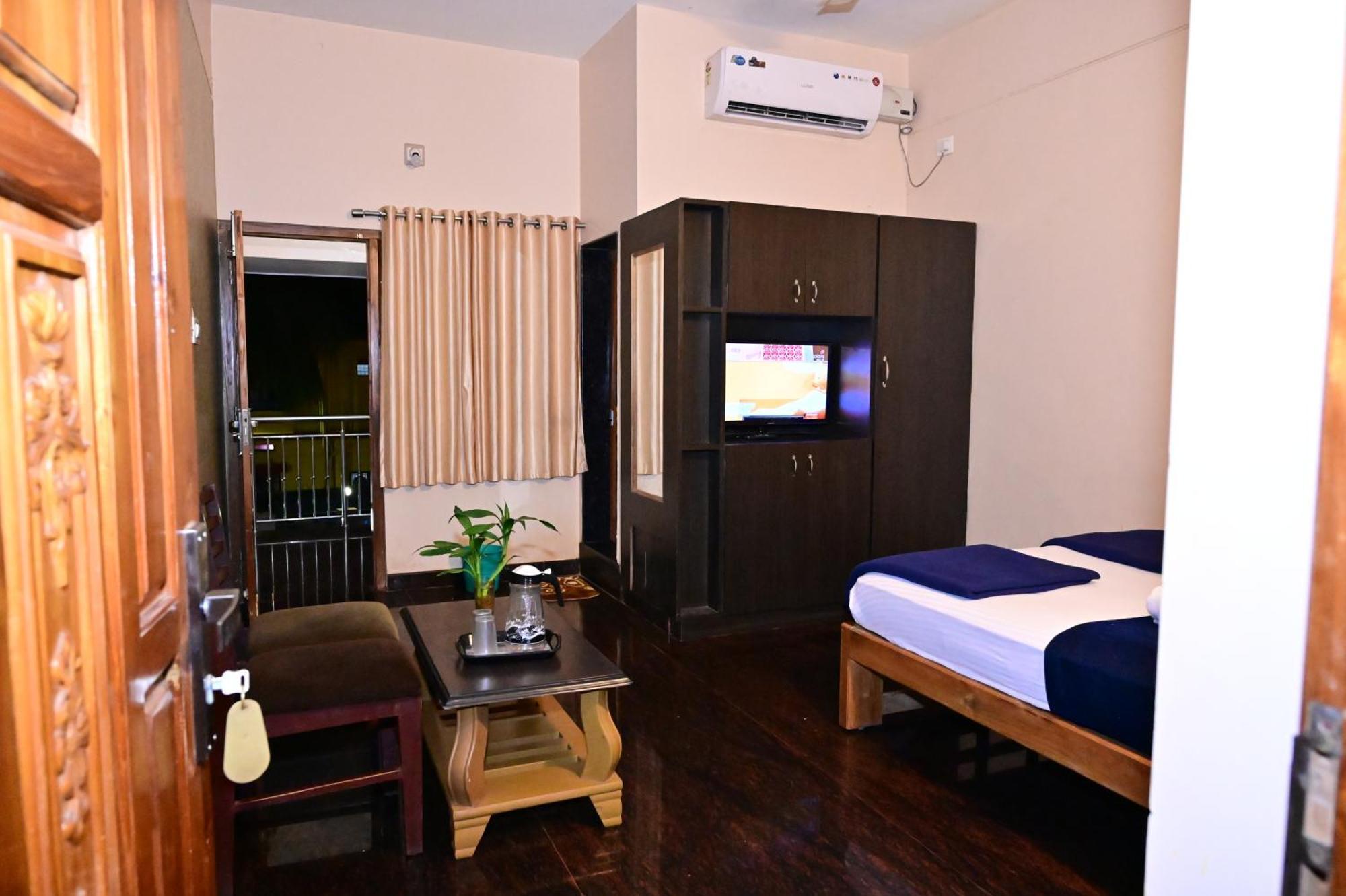 Jaya Paradise Māvalli Buitenkant foto