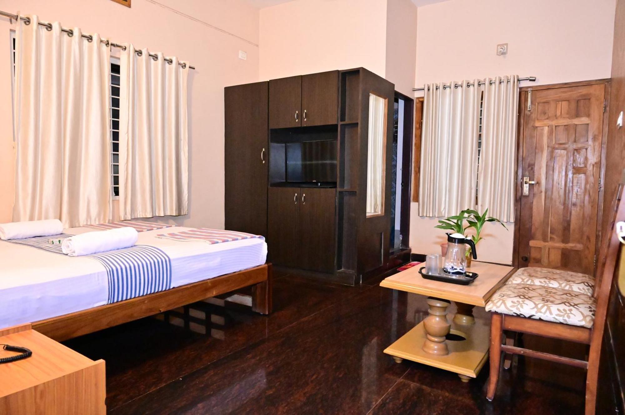 Jaya Paradise Māvalli Buitenkant foto